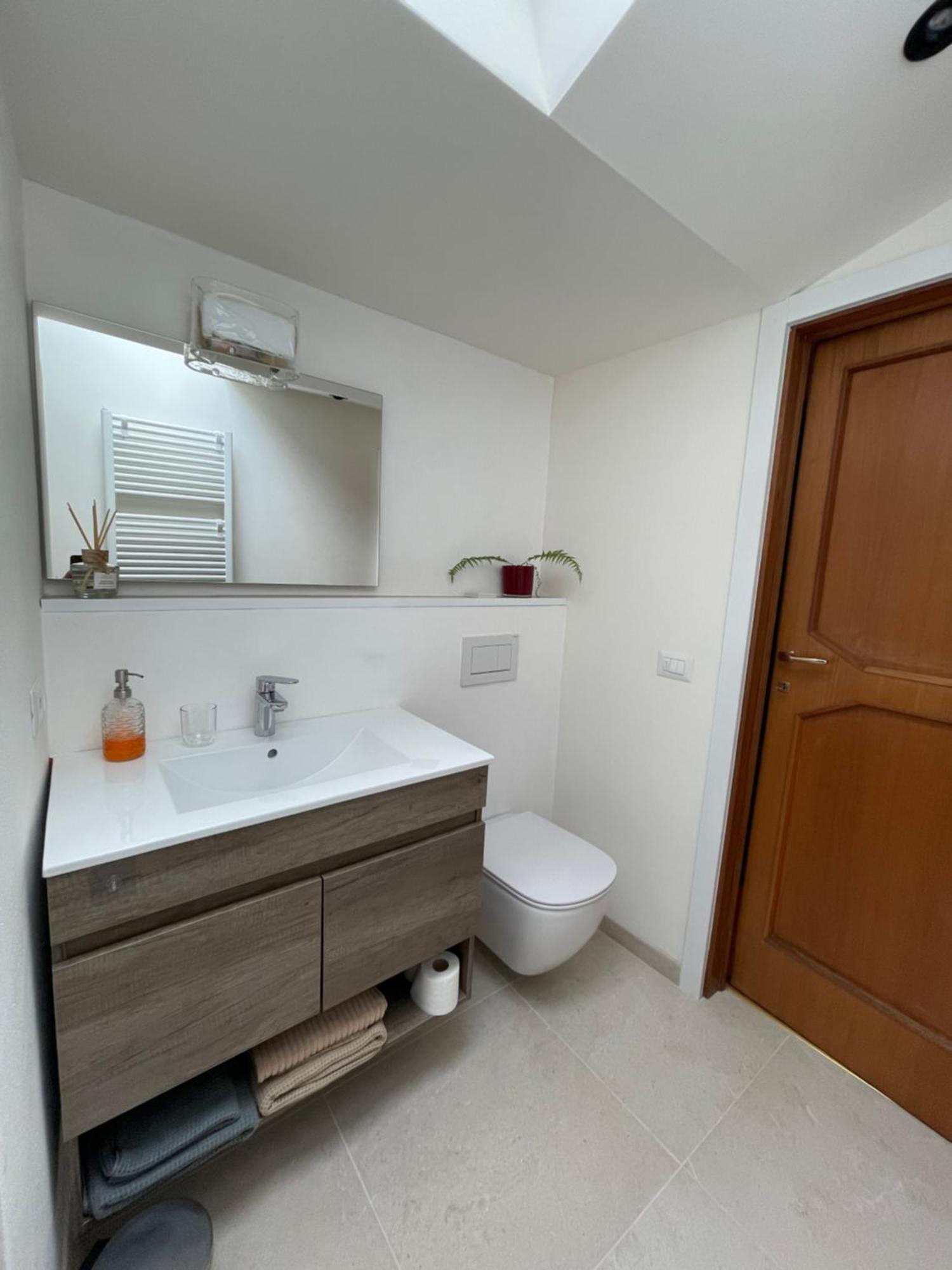 Villa D'Alba Guest House Civenna ภายนอก รูปภาพ